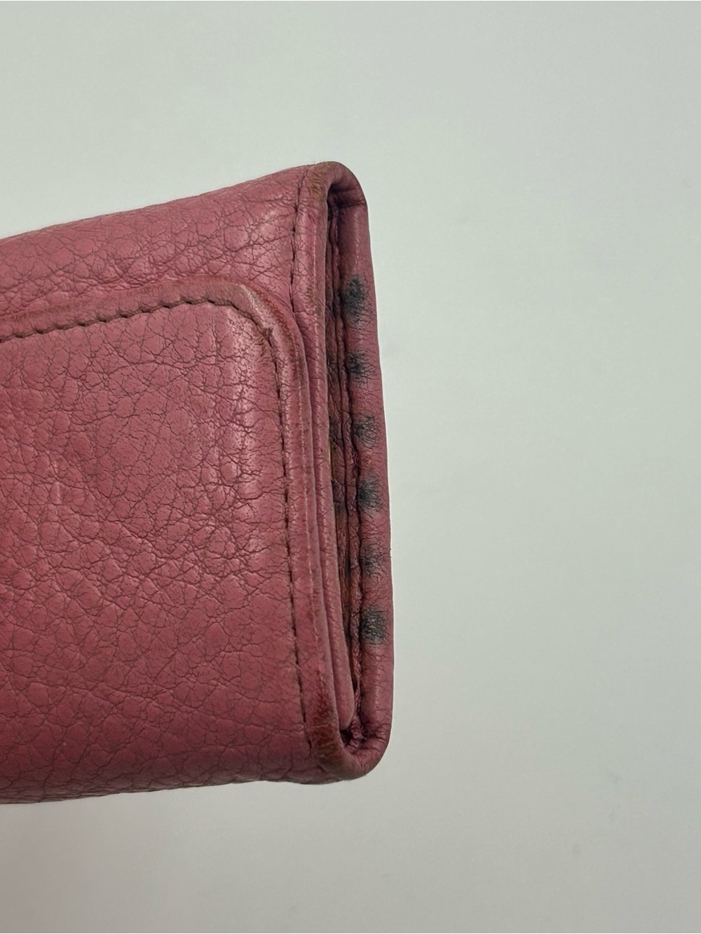 Prada pink pebbled leather keyholder - Picture 9 of 10